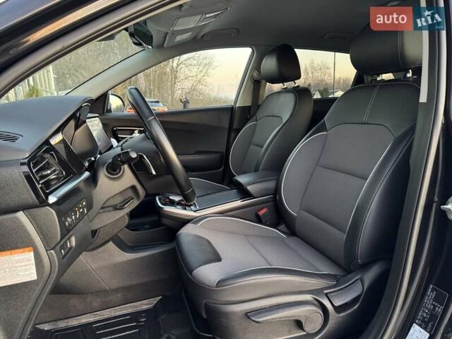 Черный Киа Niro, объемом двигателя 0 л и пробегом 110 тыс. км за 17999 $, фото 38 на Automoto.ua