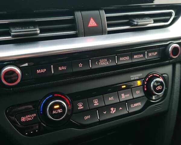 Черный Киа Niro, объемом двигателя 0 л и пробегом 114 тыс. км за 19999 $, фото 60 на Automoto.ua