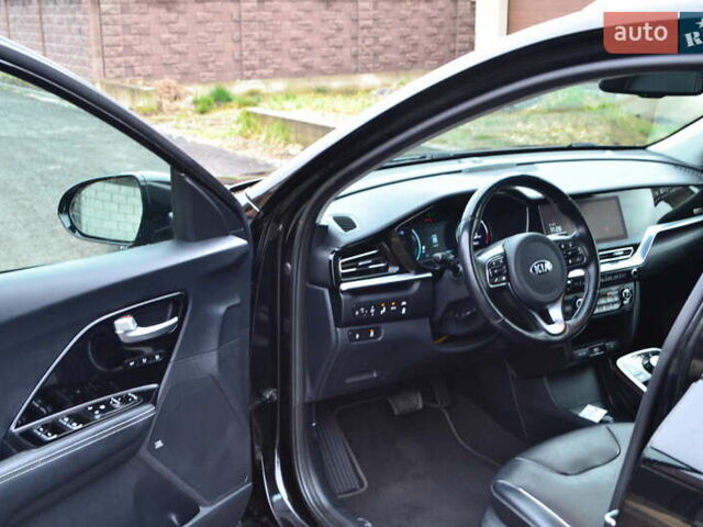Чорний Кіа Niro, об'ємом двигуна 0 л та пробігом 169 тис. км за 18450 $, фото 28 на Automoto.ua
