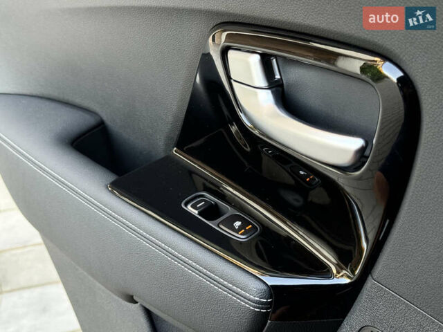 Черный Киа Niro, объемом двигателя 0 л и пробегом 50 тыс. км за 23499 $, фото 61 на Automoto.ua