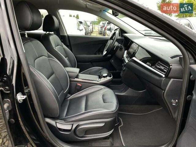 Чорний Кіа Niro, об'ємом двигуна 0 л та пробігом 107 тис. км за 22400 $, фото 68 на Automoto.ua