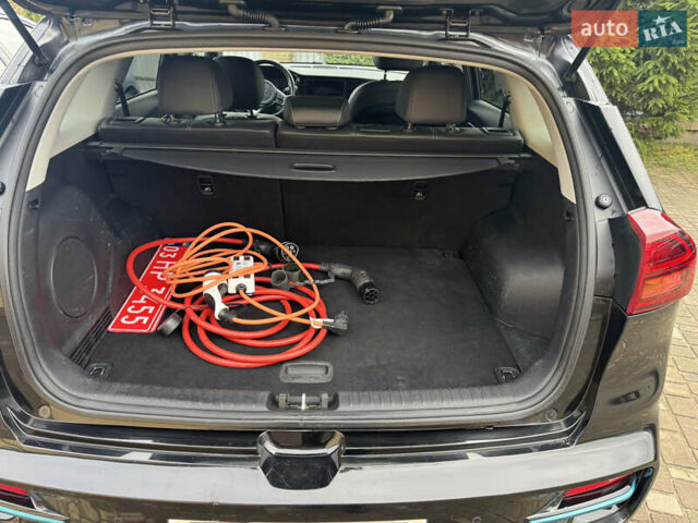 Чорний Кіа Niro, об'ємом двигуна 0 л та пробігом 164 тис. км за 18400 $, фото 31 на Automoto.ua