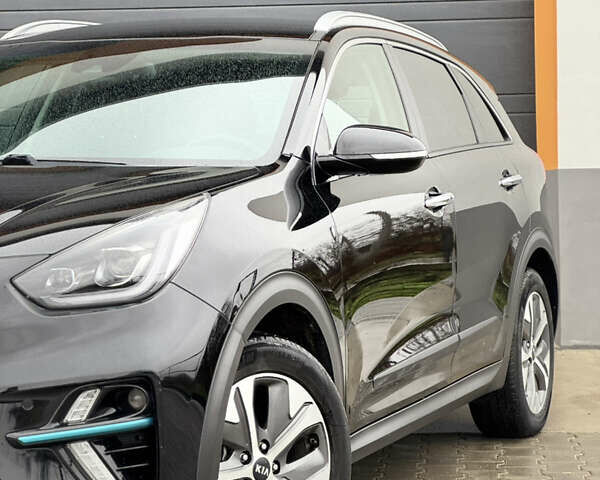 Черный Киа Niro, объемом двигателя 0 л и пробегом 93 тыс. км за 17999 $, фото 6 на Automoto.ua