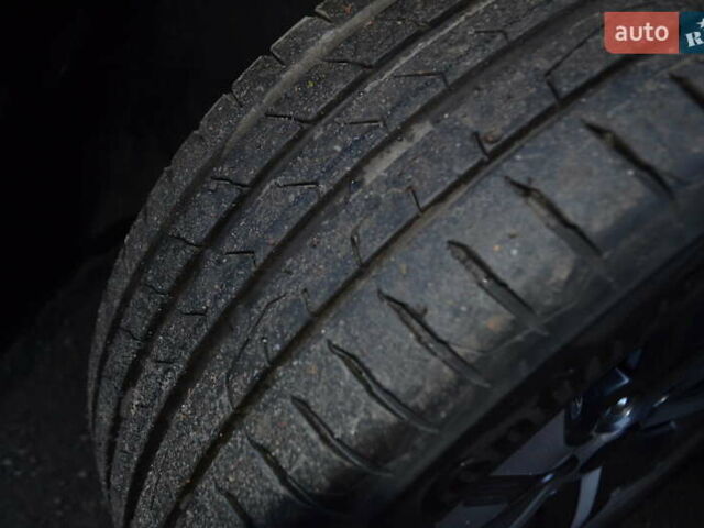 Чорний Кіа Niro, об'ємом двигуна 0 л та пробігом 169 тис. км за 18450 $, фото 82 на Automoto.ua