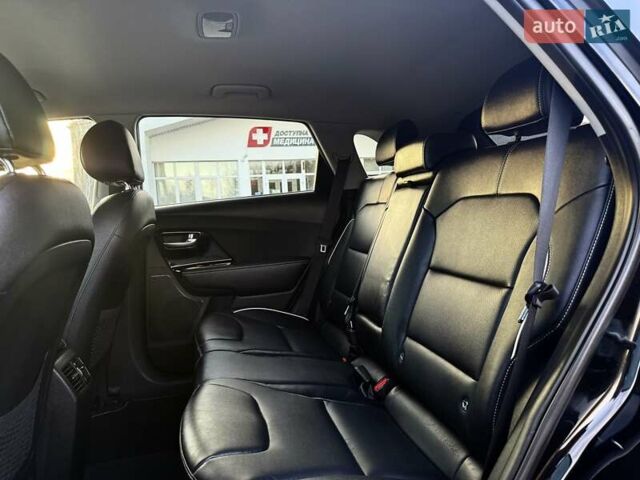 Черный Киа Niro, объемом двигателя 0 л и пробегом 89 тыс. км за 19350 $, фото 95 на Automoto.ua