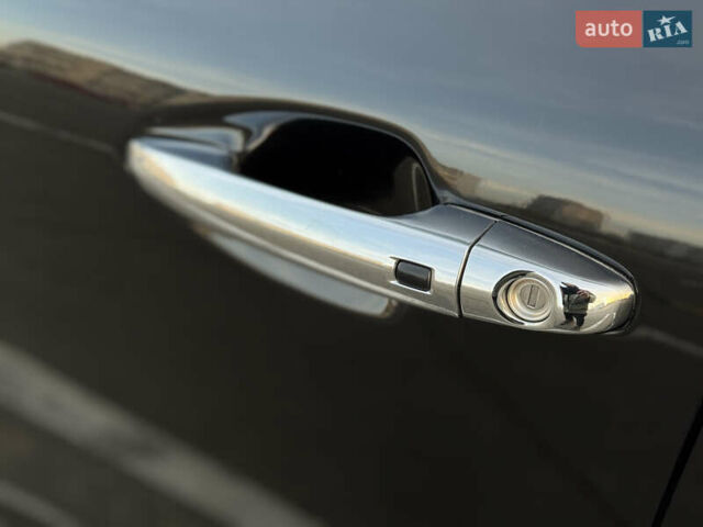 Чорний Кіа Niro, об'ємом двигуна 0 л та пробігом 155 тис. км за 20300 $, фото 6 на Automoto.ua