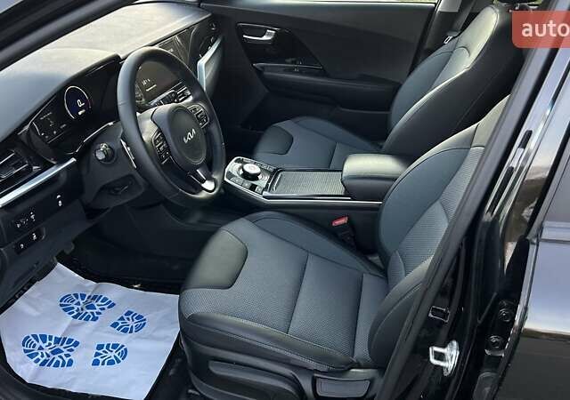 Черный Киа Niro, объемом двигателя 0 л и пробегом 121 тыс. км за 18999 $, фото 27 на Automoto.ua