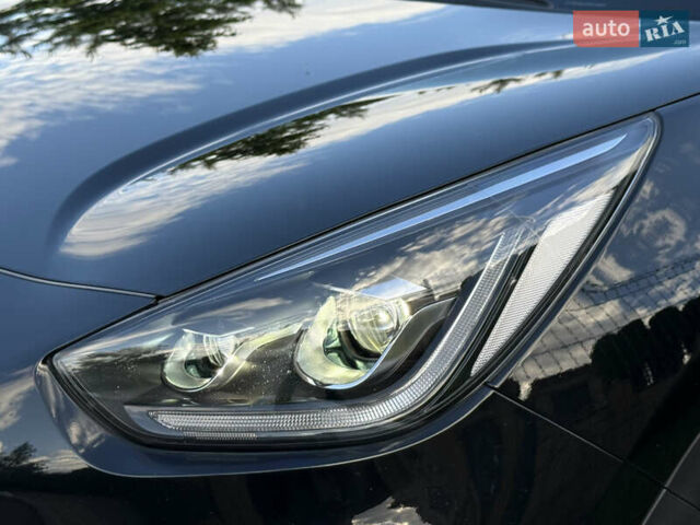 Черный Киа Niro, объемом двигателя 0 л и пробегом 82 тыс. км за 19300 $, фото 8 на Automoto.ua