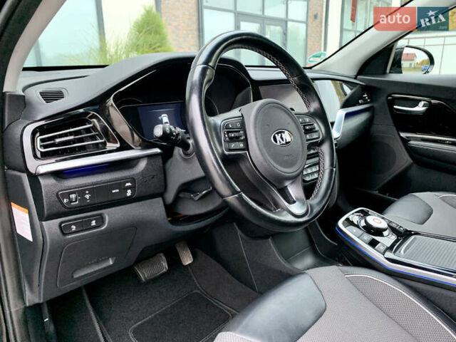Черный Киа Niro, объемом двигателя 0 л и пробегом 94 тыс. км за 17900 $, фото 87 на Automoto.ua