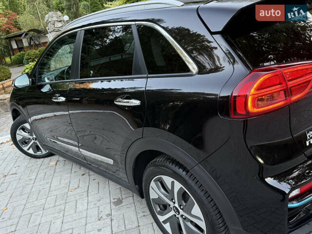 Чорний Кіа Niro, об'ємом двигуна 0 л та пробігом 123 тис. км за 17899 $, фото 21 на Automoto.ua