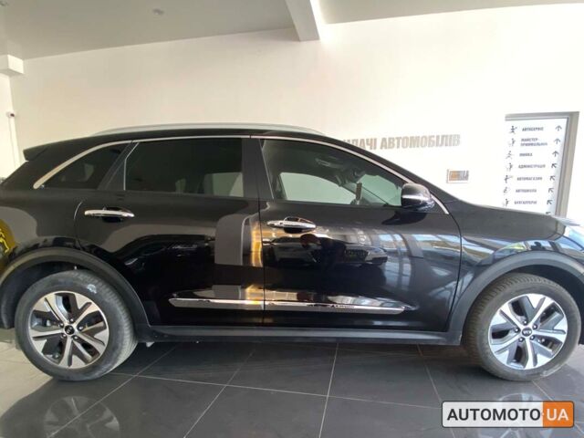 Черный Киа Niro, объемом двигателя 64 л и пробегом 27 тыс. км за 22800 $, фото 7 на Automoto.ua