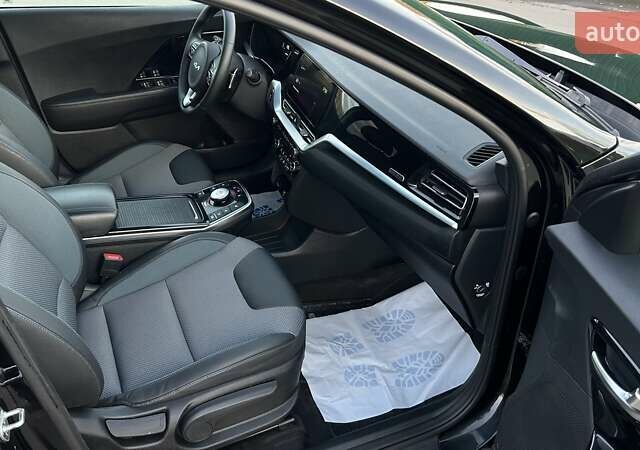 Черный Киа Niro, объемом двигателя 0 л и пробегом 121 тыс. км за 18999 $, фото 33 на Automoto.ua