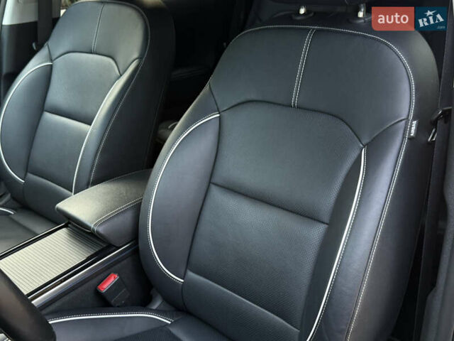 Черный Киа Niro, объемом двигателя 0 л и пробегом 82 тыс. км за 19300 $, фото 63 на Automoto.ua