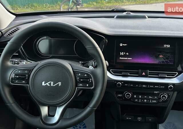 Черный Киа Niro, объемом двигателя 0 л и пробегом 121 тыс. км за 18999 $, фото 41 на Automoto.ua