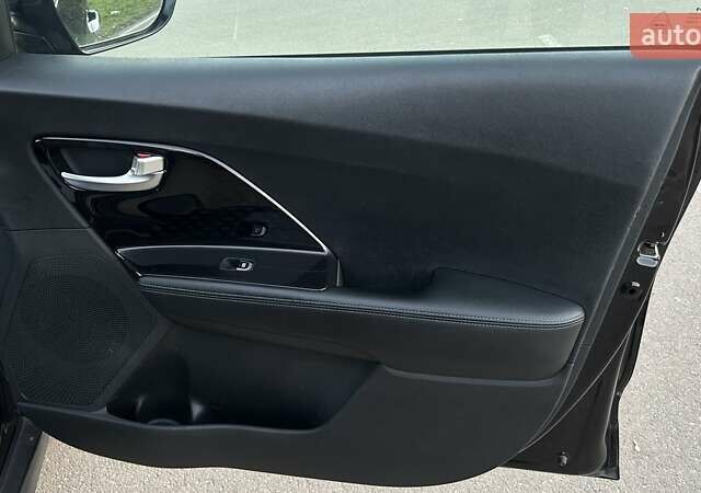 Черный Киа Niro, объемом двигателя 0 л и пробегом 121 тыс. км за 18999 $, фото 34 на Automoto.ua