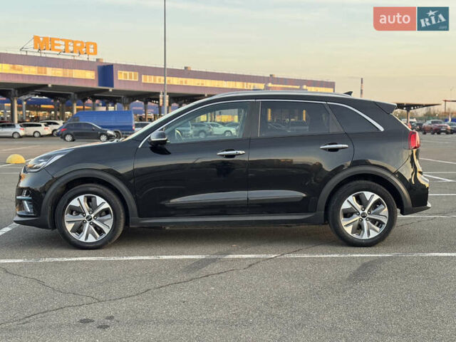 Чорний Кіа Niro, об'ємом двигуна 0 л та пробігом 155 тис. км за 20300 $, фото 16 на Automoto.ua