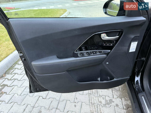 Черный Киа Niro, объемом двигателя 0 л и пробегом 78 тыс. км за 19300 $, фото 20 на Automoto.ua