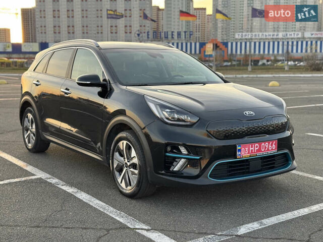 Чорний Кіа Niro, об'ємом двигуна 0 л та пробігом 155 тис. км за 20300 $, фото 10 на Automoto.ua