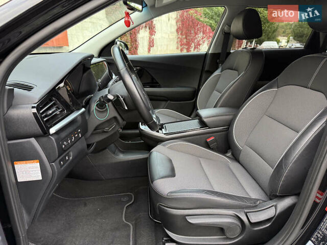 Черный Киа Niro, объемом двигателя 0 л и пробегом 80 тыс. км за 21850 $, фото 52 на Automoto.ua