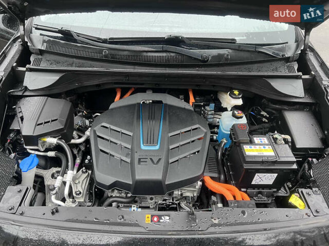 Черный Киа Niro, объемом двигателя 0 л и пробегом 117 тыс. км за 19200 $, фото 24 на Automoto.ua