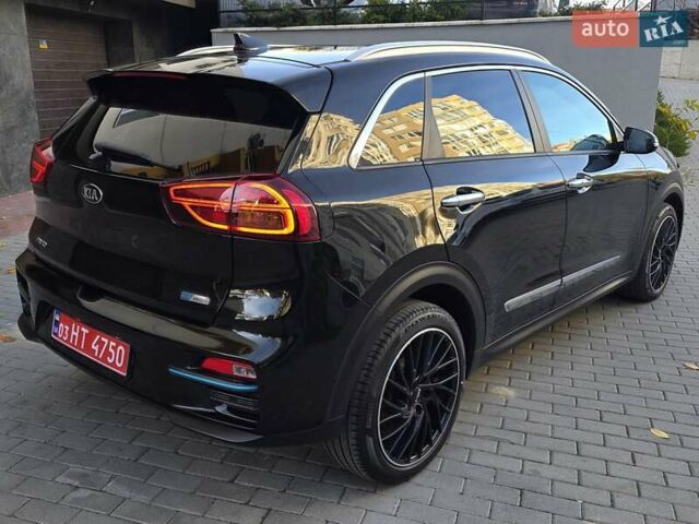 Чорний Кіа Niro, об'ємом двигуна 0 л та пробігом 141 тис. км за 18999 $, фото 9 на Automoto.ua