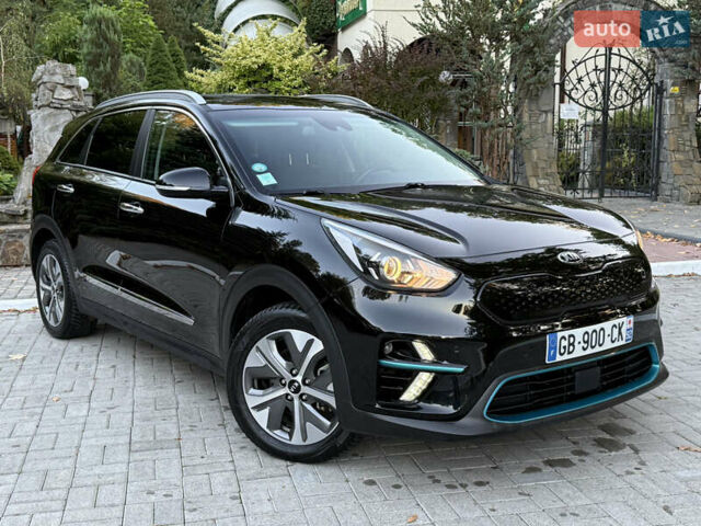 Чорний Кіа Niro, об'ємом двигуна 0 л та пробігом 123 тис. км за 17899 $, фото 6 на Automoto.ua