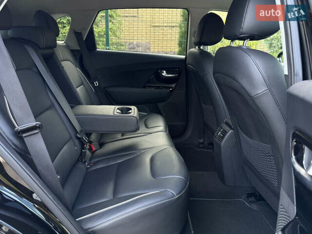 Черный Киа Niro, объемом двигателя 0 л и пробегом 82 тыс. км за 19300 $, фото 119 на Automoto.ua