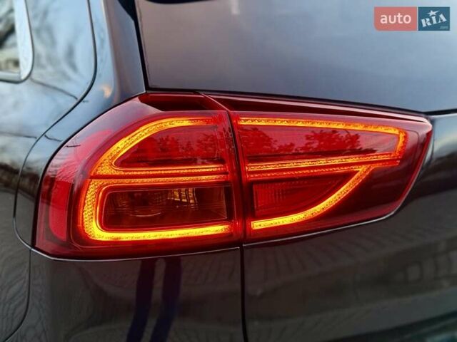 Черный Киа Niro, объемом двигателя 0 л и пробегом 89 тыс. км за 19350 $, фото 35 на Automoto.ua