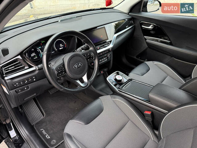 Черный Киа Niro, объемом двигателя 0 л и пробегом 80 тыс. км за 21850 $, фото 66 на Automoto.ua