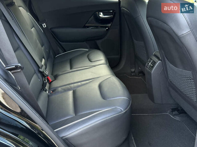 Черный Киа Niro, объемом двигателя 0 л и пробегом 82 тыс. км за 19300 $, фото 116 на Automoto.ua