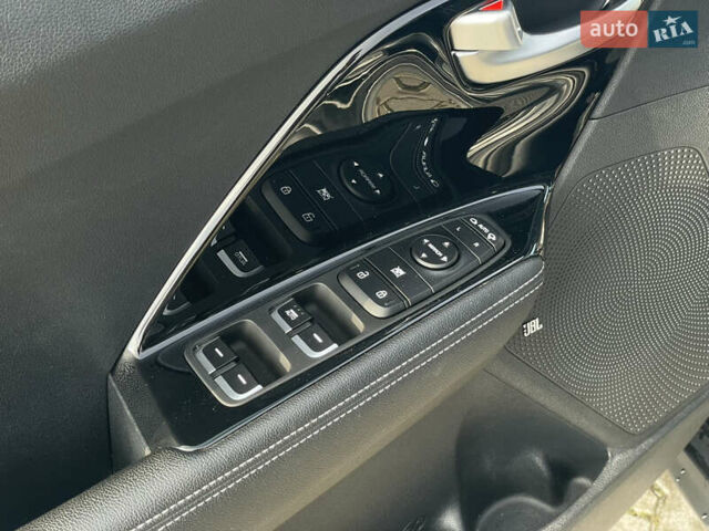 Черный Киа Niro, объемом двигателя 0 л и пробегом 61 тыс. км за 22999 $, фото 43 на Automoto.ua