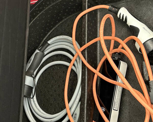 Черный Киа Niro, объемом двигателя 0 л и пробегом 80 тыс. км за 19650 $, фото 17 на Automoto.ua