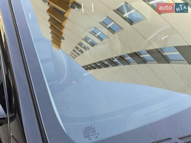 Чорний Кіа Niro, об'ємом двигуна 0 л та пробігом 141 тис. км за 18999 $, фото 16 на Automoto.ua