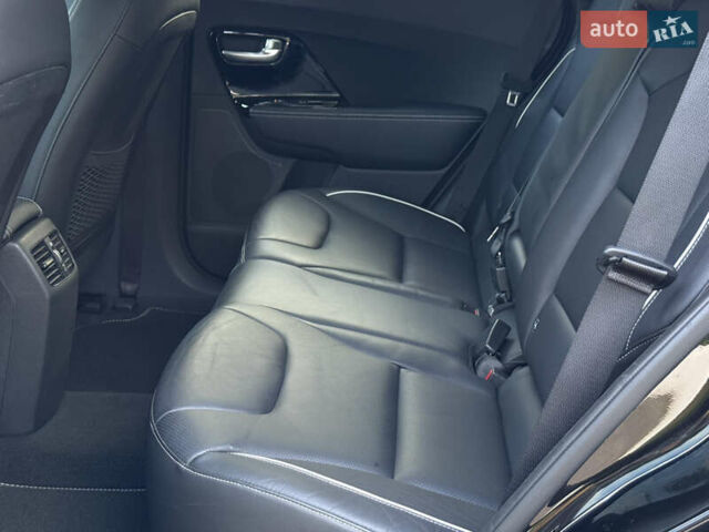 Черный Киа Niro, объемом двигателя 0 л и пробегом 82 тыс. км за 19300 $, фото 81 на Automoto.ua