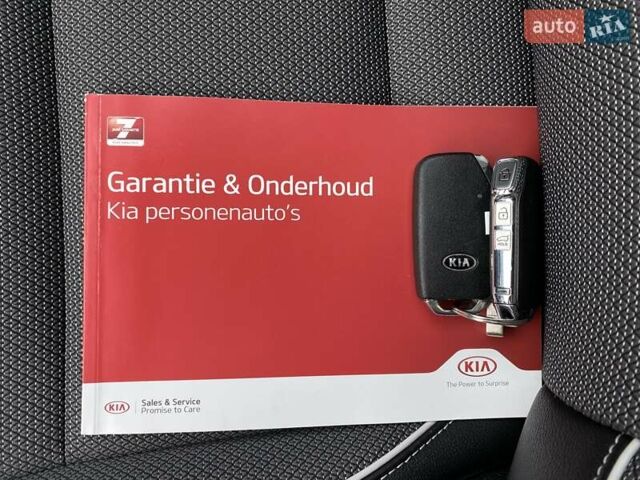 Черный Киа Niro, объемом двигателя 0 л и пробегом 96 тыс. км за 20600 $, фото 51 на Automoto.ua