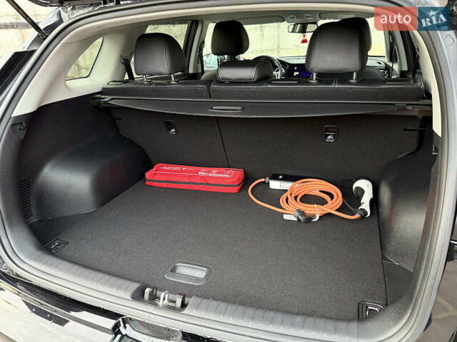 Черный Киа Niro, объемом двигателя 0 л и пробегом 80 тыс. км за 21850 $, фото 45 на Automoto.ua