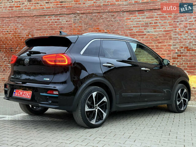 Чорний Кіа Niro, об'ємом двигуна 0 л та пробігом 138 тис. км за 19750 $, фото 36 на Automoto.ua