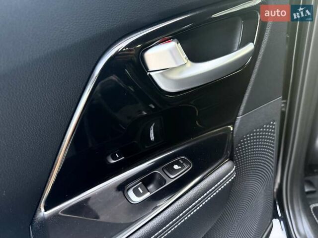 Черный Киа Niro, объемом двигателя 0 л и пробегом 89 тыс. км за 19350 $, фото 92 на Automoto.ua
