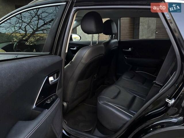 Чорний Кіа Niro, об'ємом двигуна 0 л та пробігом 141 тис. км за 18999 $, фото 27 на Automoto.ua