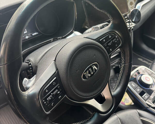 Киа Niro 2021 в Киеве на Automoto.ua Черный Киа Niro, объемом двигателя 0 л и пробегом 128 тыс. км за 20800 $, фото 19 на Automoto.ua