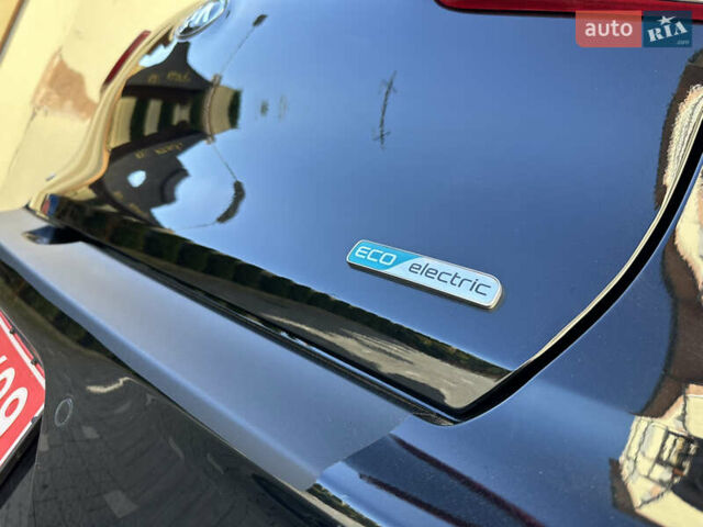 Черный Киа Niro, объемом двигателя 0 л и пробегом 127 тыс. км за 19750 $, фото 23 на Automoto.ua