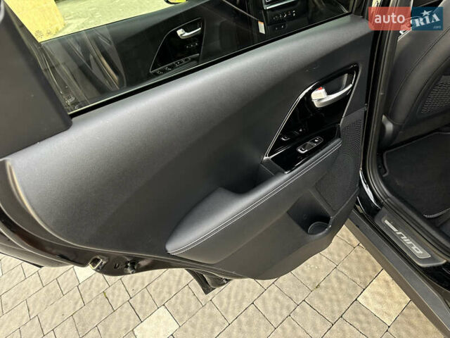 Чорний Кіа Niro, об'ємом двигуна 0 л та пробігом 51 тис. км за 21500 $, фото 59 на Automoto.ua