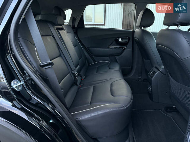 Чорний Кіа Niro, об'ємом двигуна 0 л та пробігом 88 тис. км за 24900 $, фото 104 на Automoto.ua
