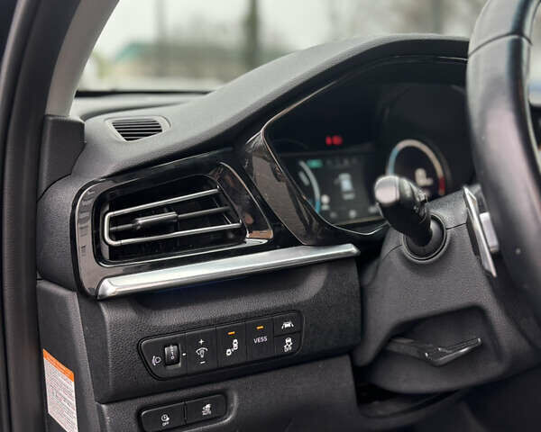 Чорний Кіа Niro, об'ємом двигуна 0 л та пробігом 93 тис. км за 18900 $, фото 16 на Automoto.ua