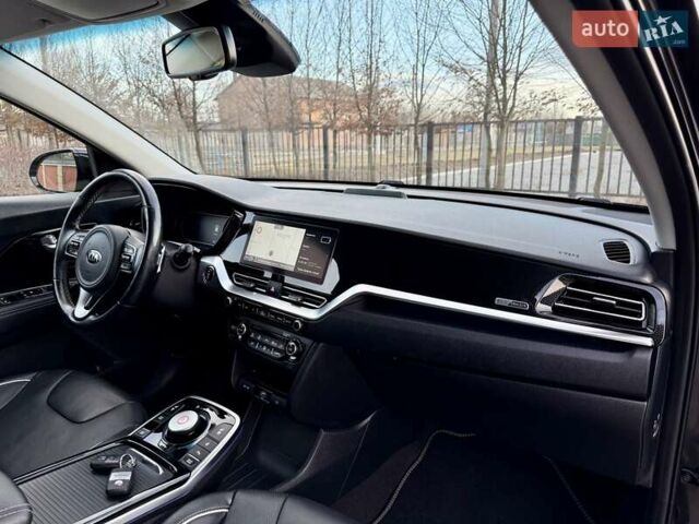 Черный Киа Niro, объемом двигателя 0 л и пробегом 89 тыс. км за 19350 $, фото 76 на Automoto.ua