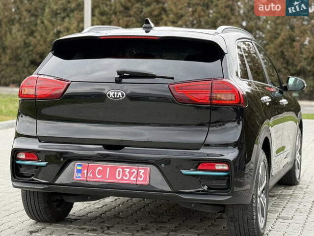 Черный Киа Niro, объемом двигателя 0 л и пробегом 80 тыс. км за 19890 $, фото 142 на Automoto.ua