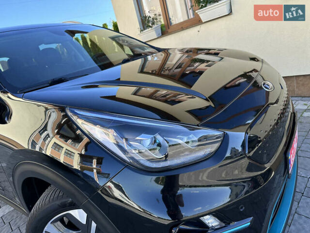 Черный Киа Niro, объемом двигателя 0 л и пробегом 127 тыс. км за 19750 $, фото 3 на Automoto.ua