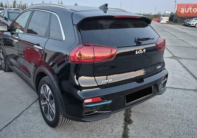 Черный Киа Niro, объемом двигателя 0 л и пробегом 130 тыс. км за 19999 $, фото 2 на Automoto.ua