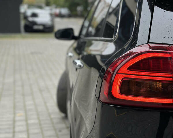 Чорний Кіа Niro, об'ємом двигуна 0 л та пробігом 118 тис. км за 17200 $, фото 4 на Automoto.ua