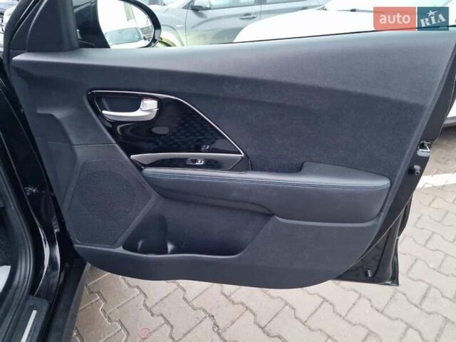 Черный Киа Niro, объемом двигателя 0 л и пробегом 65 тыс. км за 20800 $, фото 46 на Automoto.ua